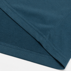 Close-up of Damondaily lightweight quick-dry fabric and hem stitching